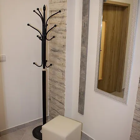Apartman Se Zahradkou V Krasne Ctvrti Berouna *