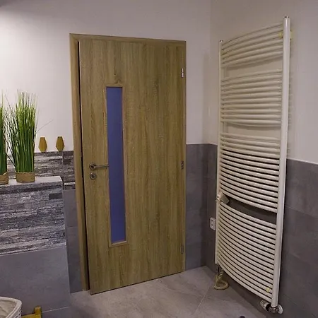 Lejlighed Apartman Se Zahradkou V Krasne Ctvrti Berouna *